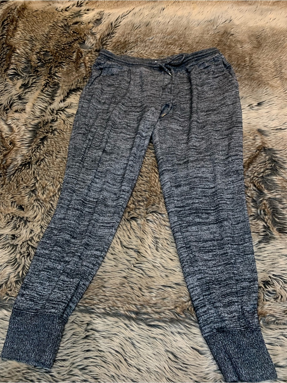 Gap Softspun Joggers Color
marled black Size L